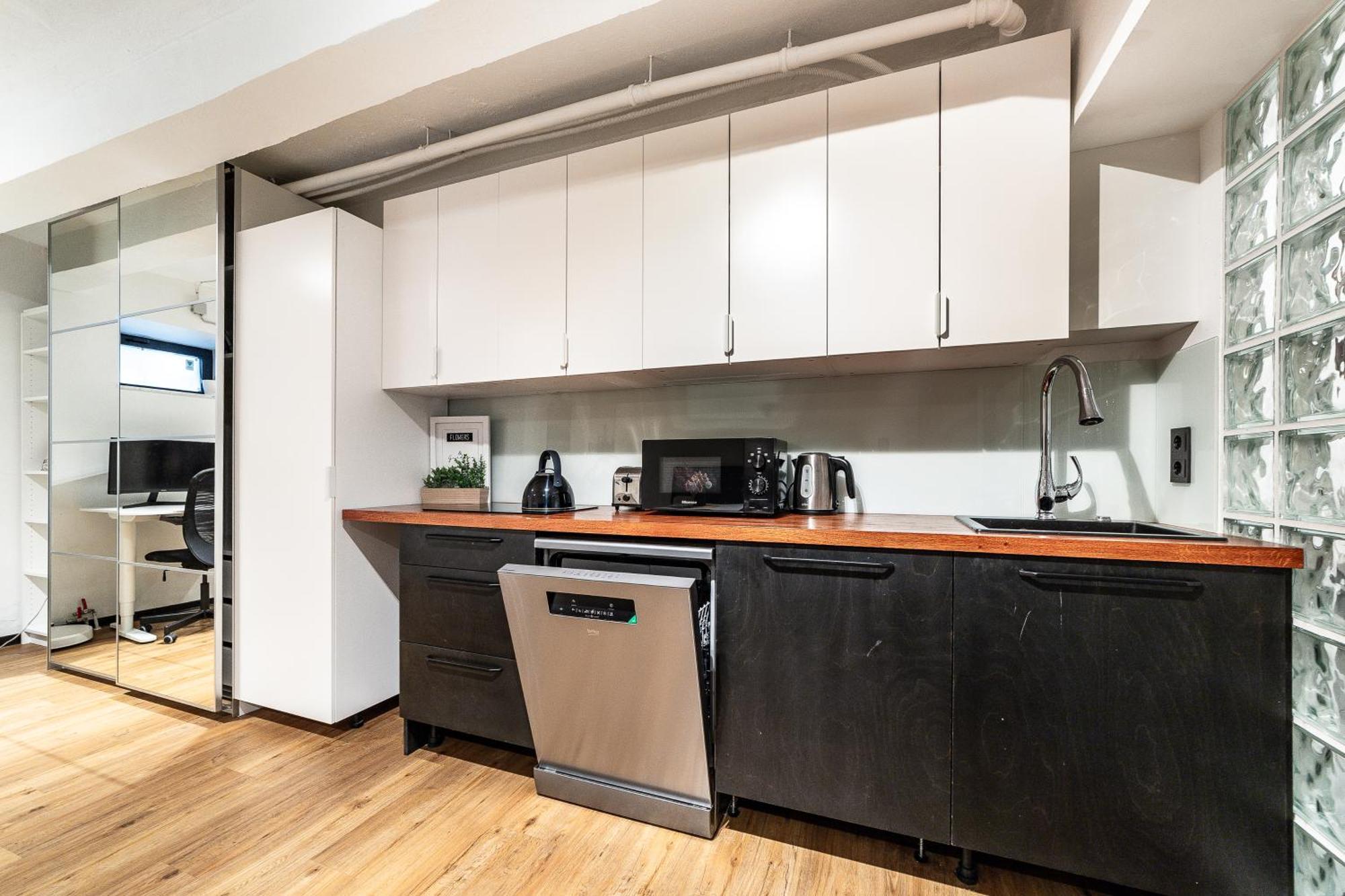 Dana-Entire Apartment Very Quiet And Central 2 Талин Екстериор снимка